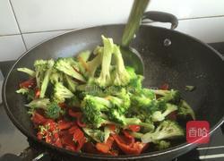 红椒清炒西兰花的做法图解4