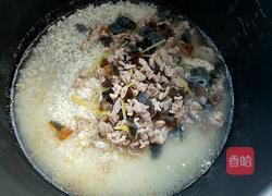 皮蛋瘦肉粥的做法图解7
