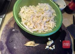 清炒卷心菜（包菜）的做法图解1