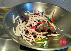 三丝炒肉（茭白丝木耳丝辣椒丝炒肉）的做法图解4