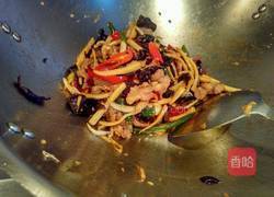 三丝炒肉（茭白丝木耳丝辣椒丝炒肉）的做法图解5