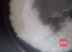 白米鸡蛋粥的做法图解2