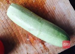 凉拌西葫芦的做法图解1