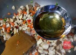 香菇鸡丁酱的做法图解5