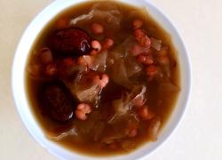 银耳红枣红豆糖水