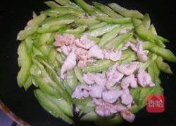 苦瓜炒鸡肉的做法图解6