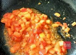 番茄鲜虾窝蛋面的做法图解3