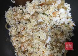 鸡蛋饼包炒饭的做法图解5