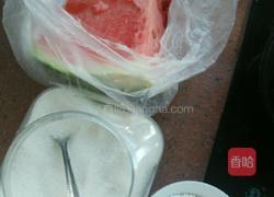 椰奶西瓜西米露的做法图解1