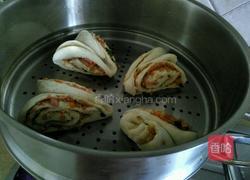 胡萝卜烤肠花卷的做法图解15