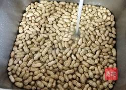 五香煮花生的做法图解1