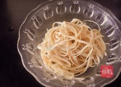 千张木耳鸡杂汤的做法图解3