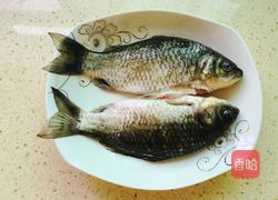 鲫鱼奶白汤的做法图解1