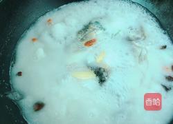 鲫鱼奶白汤的做法图解5