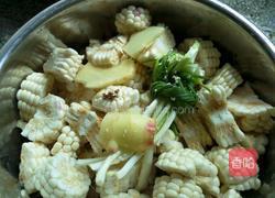 玉米炖猪蹄的做法图解5