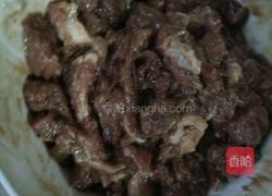 木耳炒肉的做法图解2