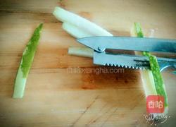西瓜鸡蛋面的做法图解1