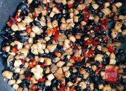 自制老干妈肉酱的做法图解3