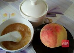 蜂蜜蜜浸水果桃的做法图解1