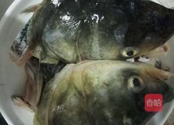 鱼头西红柿汤的做法图解1