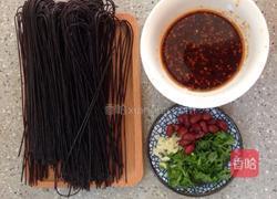 酸辣蕨根粉的做法图解1