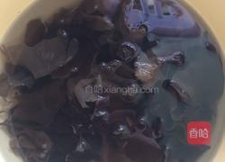 海米木耳炒笋丝的做法图解3