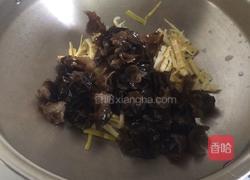 海米木耳炒笋丝的做法图解5