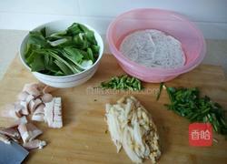 猪肉酸菜炒粉条的做法图解1