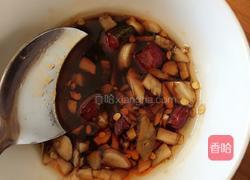 凉拌莴笋胡萝卜丝的做法图解2