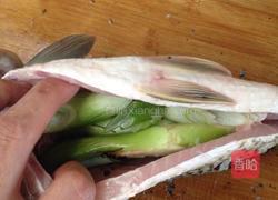 蒜爆鱼的做法图解2