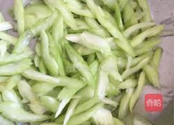 猪肉炒西芹的做法图解3