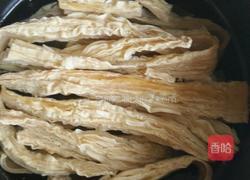 凉拌腐竹的做法图解1