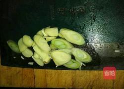 尖椒溜肥肠的做法图解2