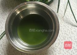 芹菜手擀面的做法图解1