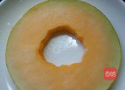 太阳造型的水果拼盘的做法图解2