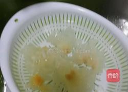 银耳莲子红枣 汤的做法图解2