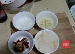 银耳莲子红枣 汤的做法图解4
