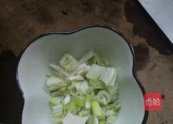 酸辣绿豆芽的做法图解1