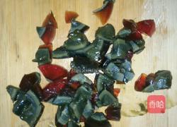 皮蛋豆腐的做法图解3