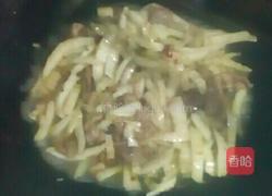 白菜梗炒肉的做法图解5