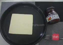 How to make crispy strawberry croissant 1