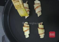 香酥草莓牛角包的做法图解5