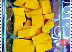 无糖版南瓜豆沙饼的做法图解1