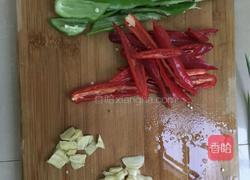 双椒炒鱿鱼的做法图解4