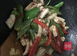 双椒炒鱿鱼的做法图解8