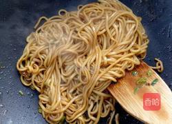 酱油炒面的做法图解5
