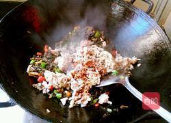 双椒腌菜炒肉丁的做法图解9