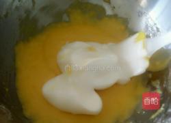 葡萄干戚风蛋糕的做法图解12