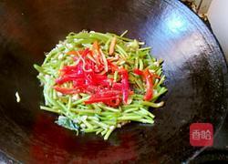 双椒炒红薯杆子的做法图解10
