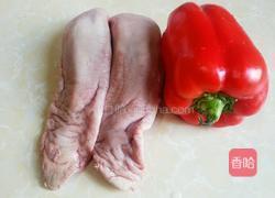 红椒炒猪舌的做法图解1